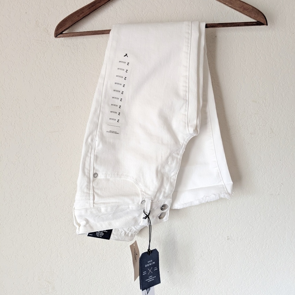 American Eagle Super Stretch Low Rise White Jeans